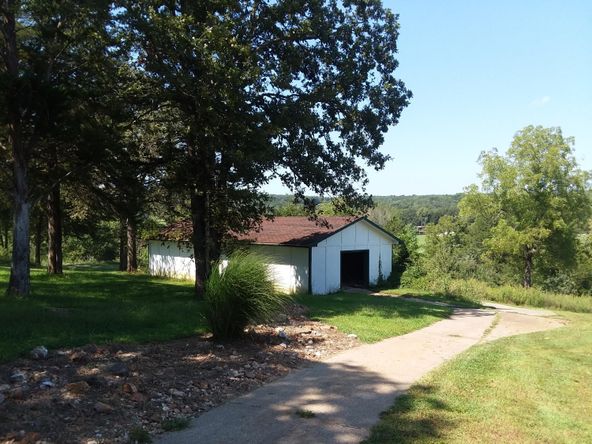 23980 Shadow Lake Dr, Wheatland, MO 65779